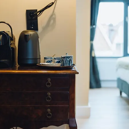 Гостевой дом Lok Historics Luxury Art-inspired Loft In Historic Centre!