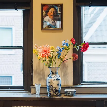 Lok Historics Luxury Art-inspired Loft In Historic Centre! Гостевой дом 4*