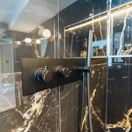 Гостевой дом Lok Historics Luxury Art-inspired Loft In Historic Centre! Гарлем