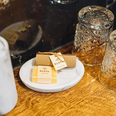 Lok Historics Luxury Art-inspired Loft In Historic Centre! Гарлем