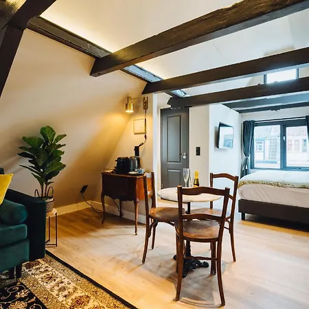 Lok Historics Luxury Art-inspired Loft In Historic Centre! Гостевой дом